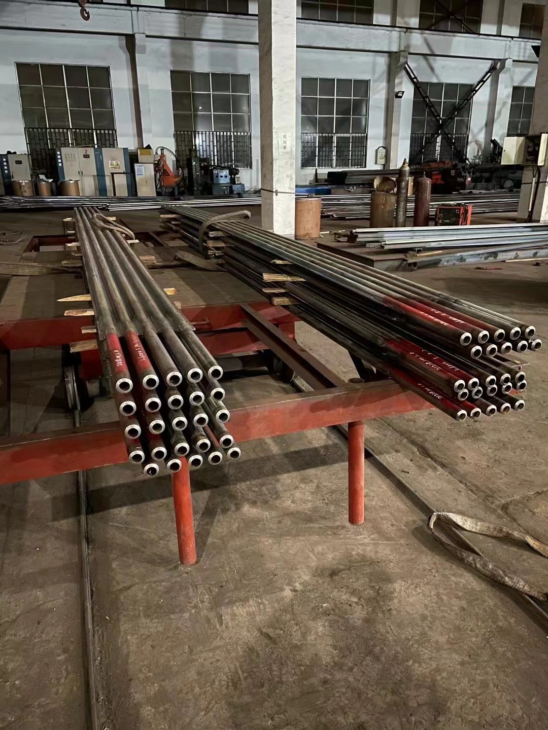 水冷壁管屏|管中心距76.2mm，管屏長6米、5根一組，Φ63.5×7.1內(nèi)螺紋管，鰭片8mm