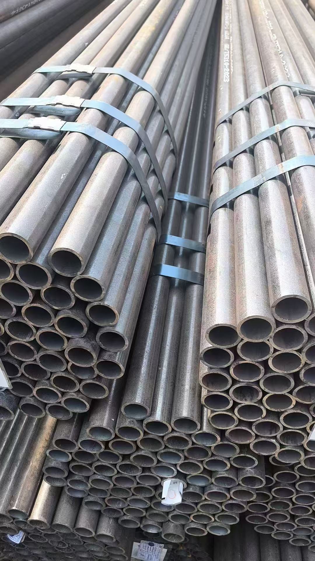 低溫再熱器管 Φ57×4.5mm,材質(zhì)：12Cr1MoVG。含材質(zhì)證明、出廠(chǎng)合格證，水壓試驗(yàn)、通球報(bào)告等資料